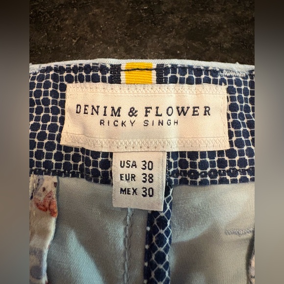 Denim & Flower Light Blue Flat Front Shorts, Size 30 - Picture 2 of 7